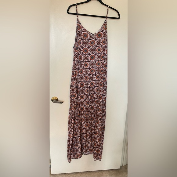 love on a hanger Dresses & Skirts - NWOT Love On A Hanger Adjustable Spaghetti Strap Floral Print Maxi Dress Size 1X